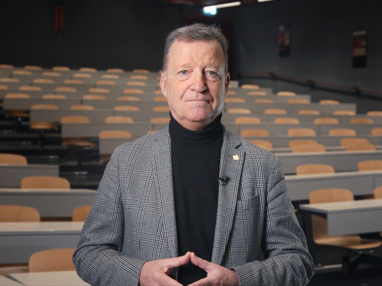 Portrait des Dekans, Prof. Claudio Bassetti