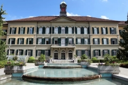 Zentralgebäude der UPD